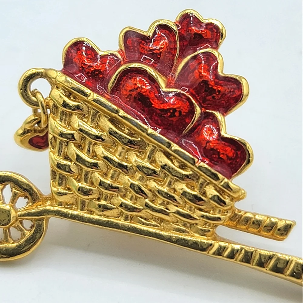 Avon Garden of Love Wheelbarrow Brooch Gold tone Red Enamel Hearts Vintage 90s - Picture 3 of 12